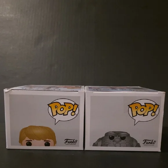 Funko Pop! Frozen II Kristoff and Earth Giant Figures - Picture 8 of 8